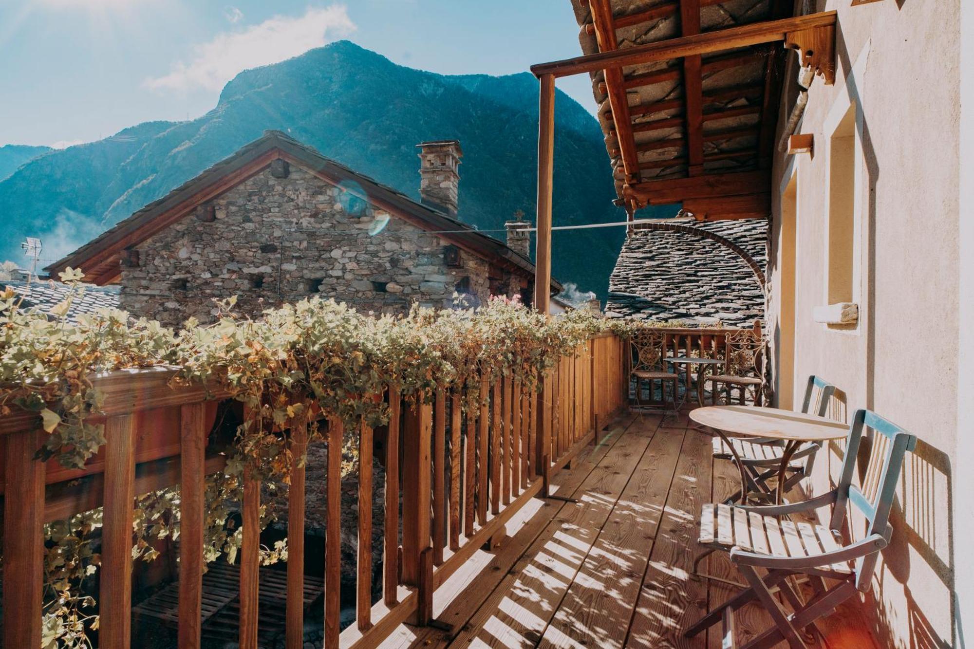 Au Coeur Du Village Chambres D'Hotes & Spa Arnad Exteriér fotografie